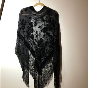 100% silk wrap. Beaded, velvet and silk. Brand New